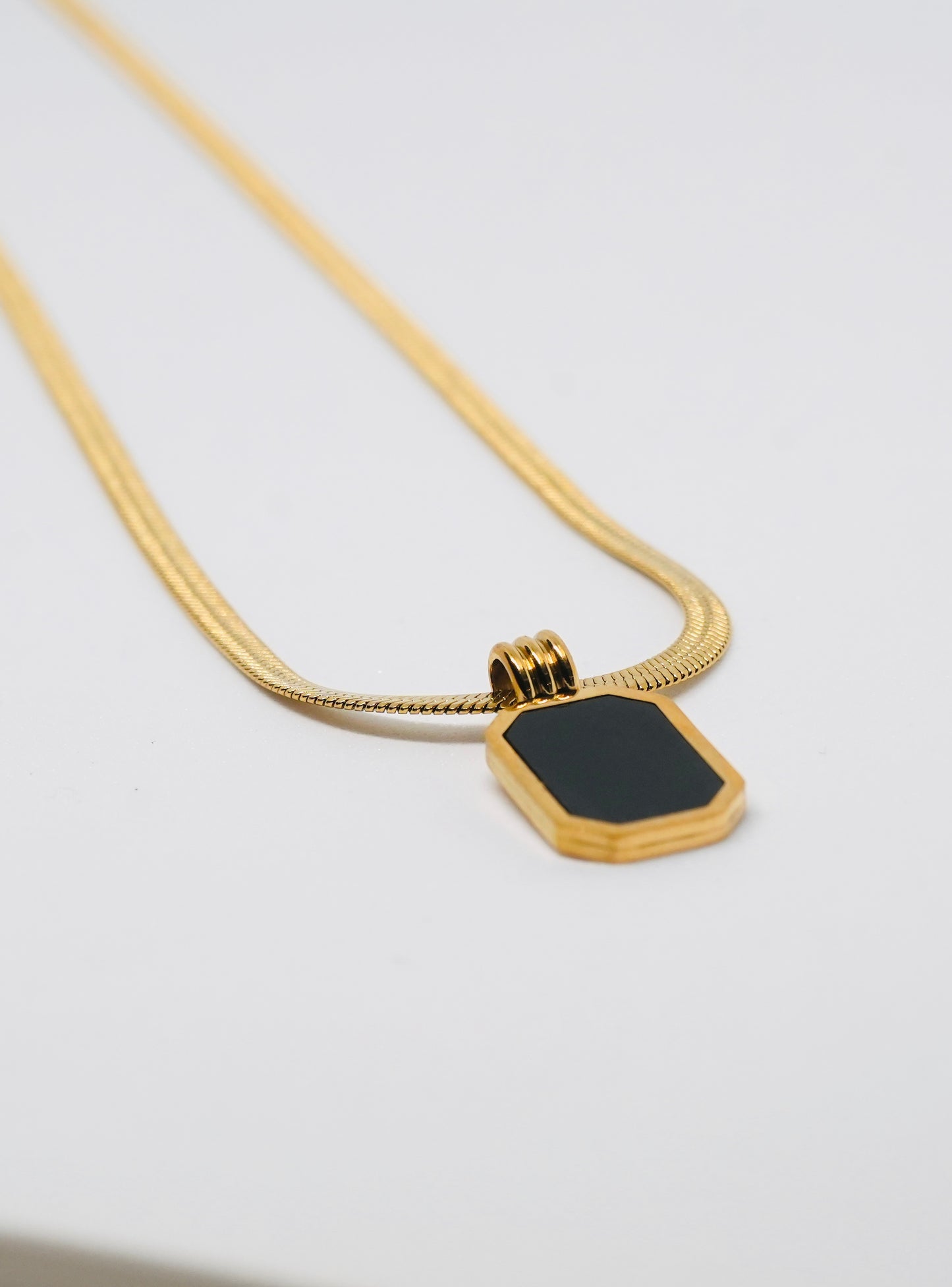 Snake Chain black Pendant Necklace Gold