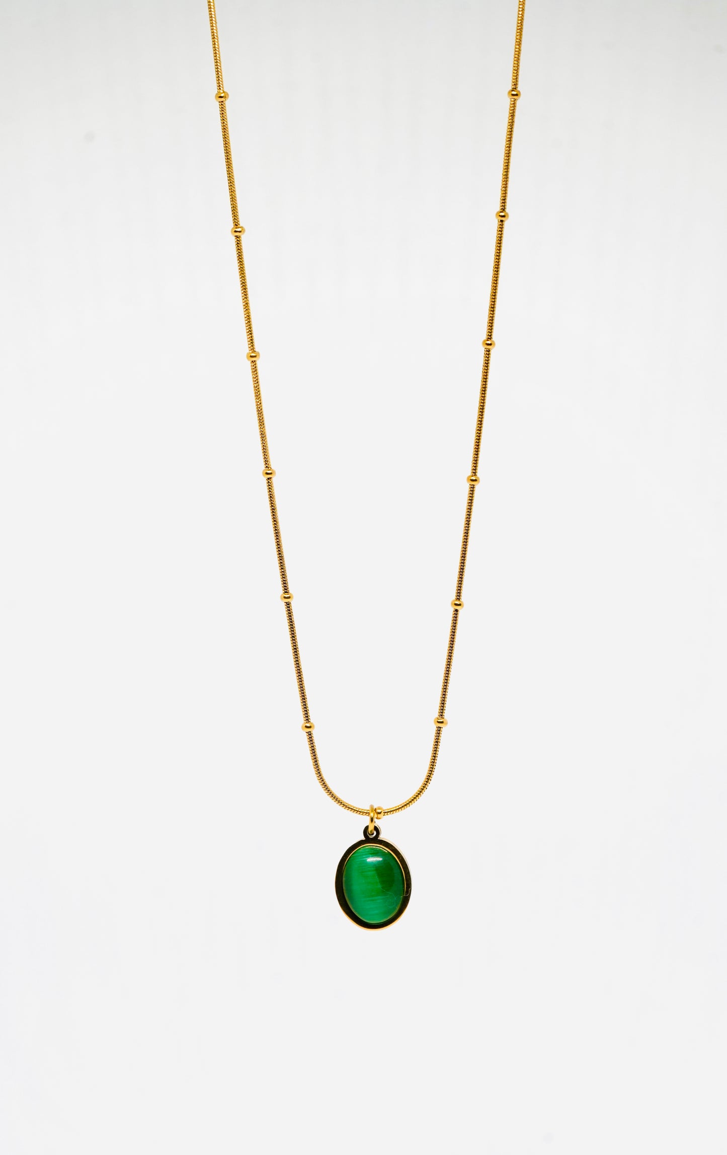 Green Oval Stone Pendant Necklace